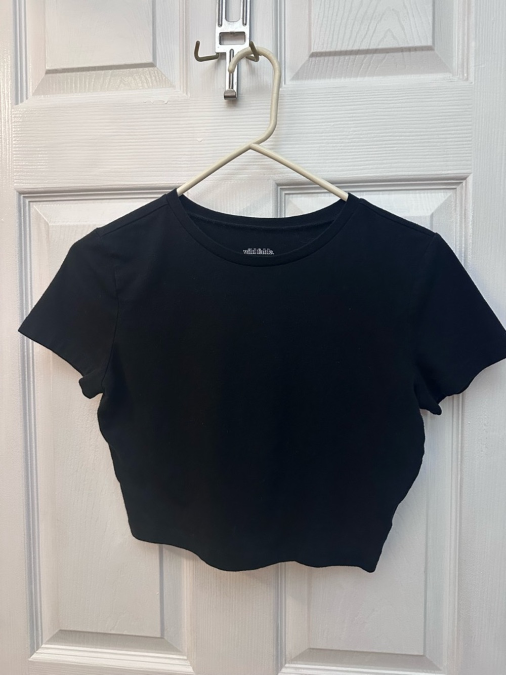 wild fable Black Short Sleeve Crop Tee